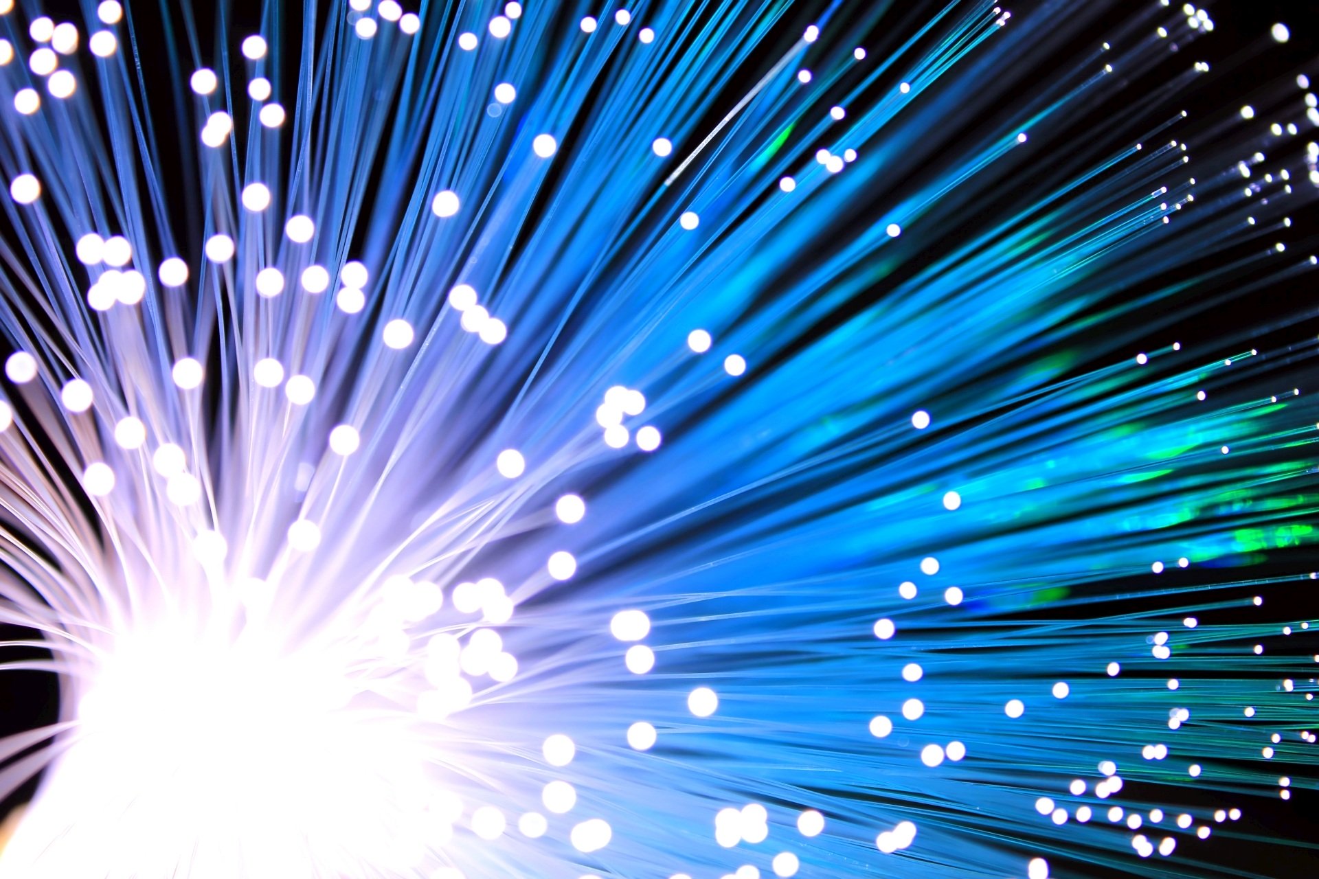 Complete Guide to Fiber Optic Internet: What Is It and How Does It Work?